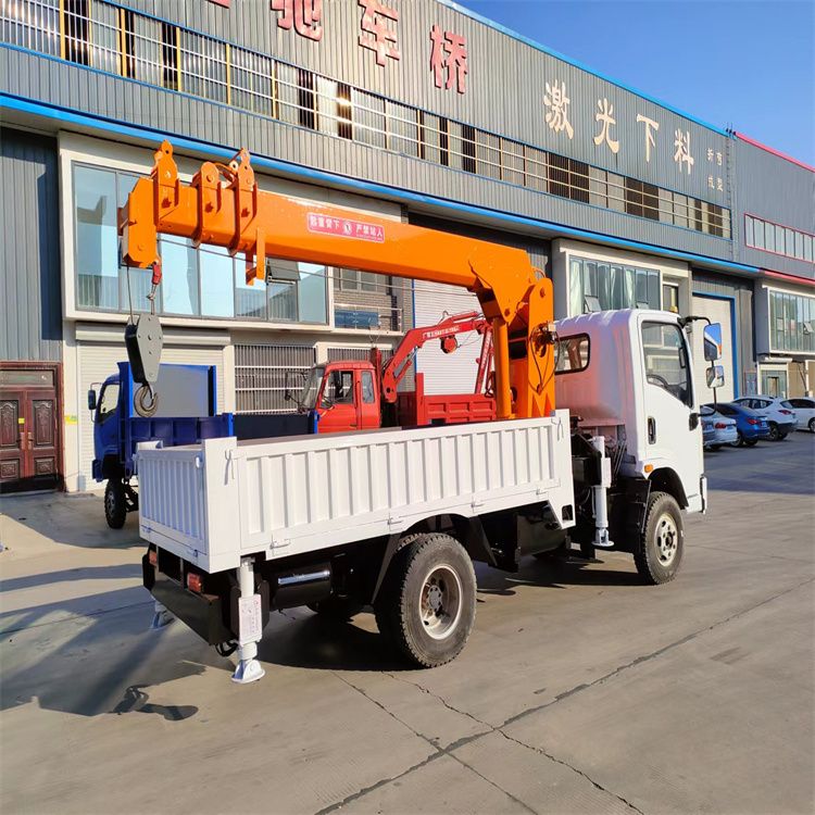 武安市三轮随车吊定制 农用改装机自备吊中瑞长期出售